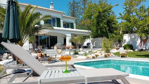 Casa Madeira with salt water pool and Sauna — 4-Star Luxury Hotel in Lagos, Portugal