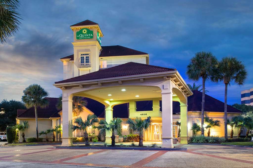 La Quinta Inn & Suites by Wyndham Jacksonville Butler Blvd - photo 4