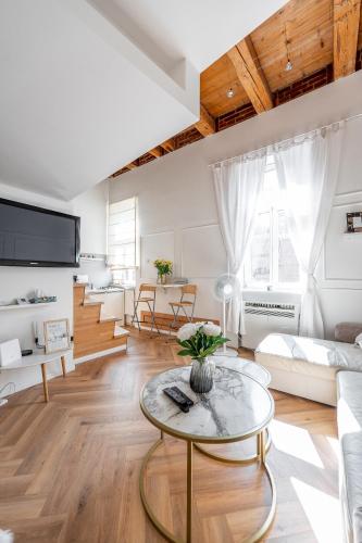 Hlavna Loft Apartment Kosice — 4-Star Luxury Hotel in Kosice, Slovakia