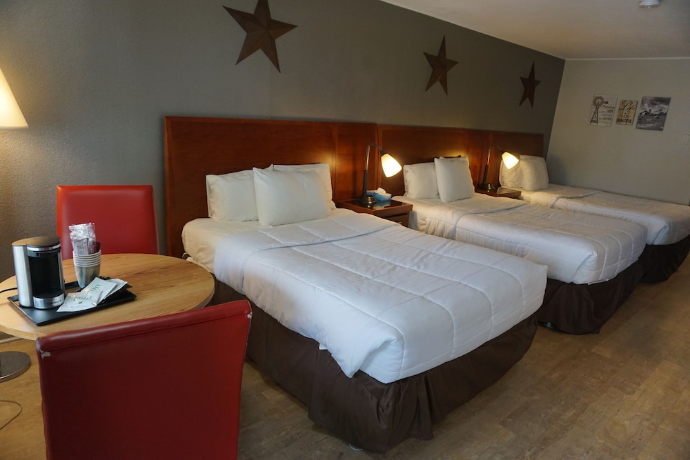 Harvest Drive Family Inn - photo 9