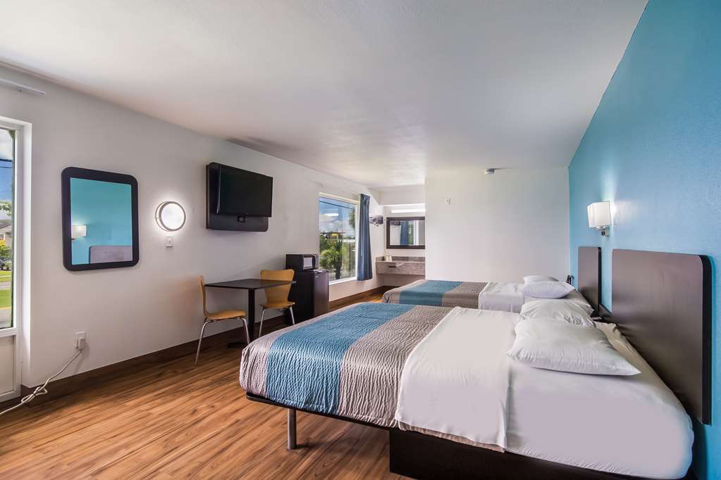 Motel 6 Pensacola N.A.S. - photo 18