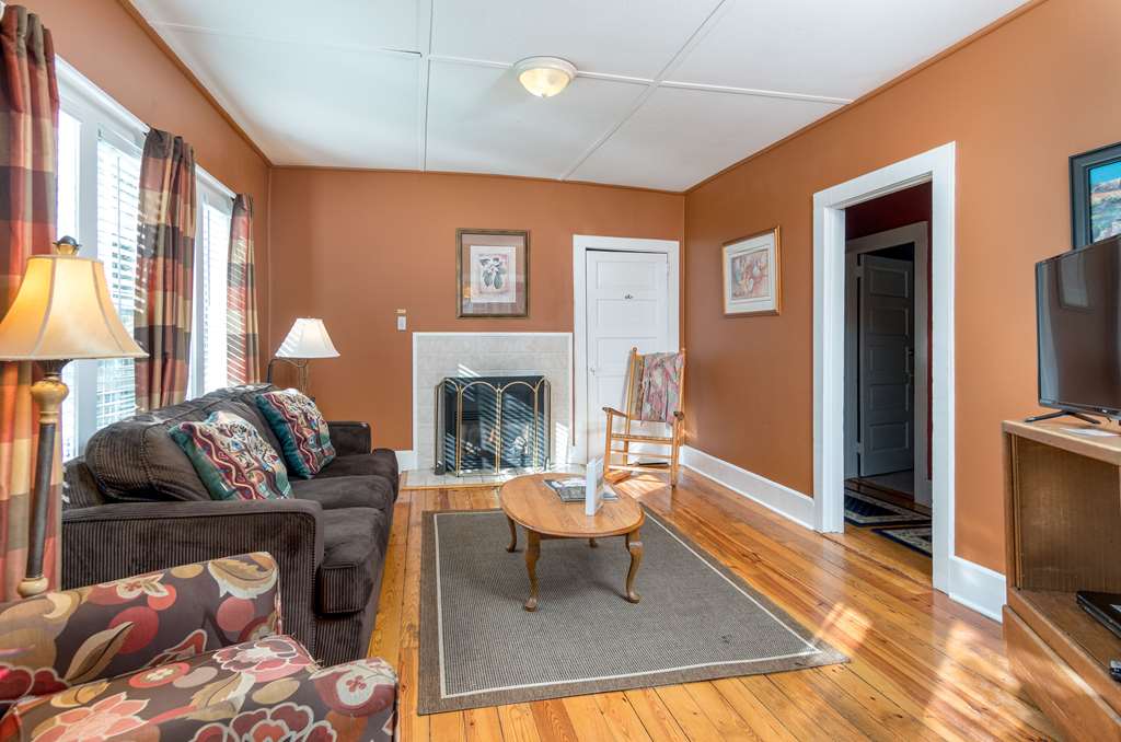 Highland Lake Inn & Resort - photo 10