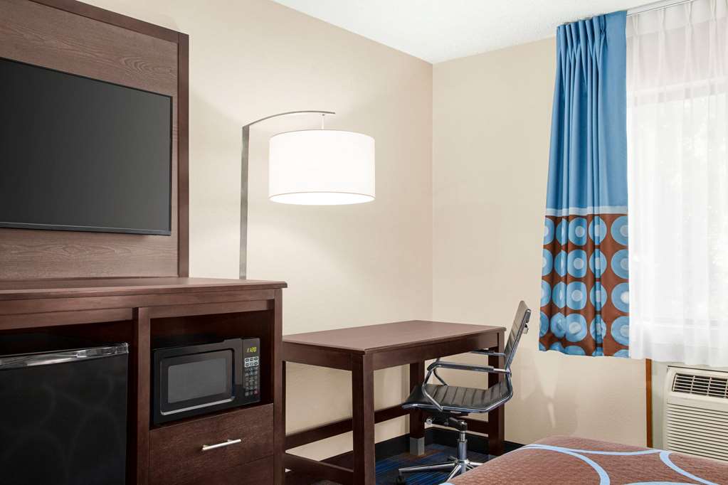 Super 8 by Wyndham Lenexa Overland Park Mall Area - photo 11