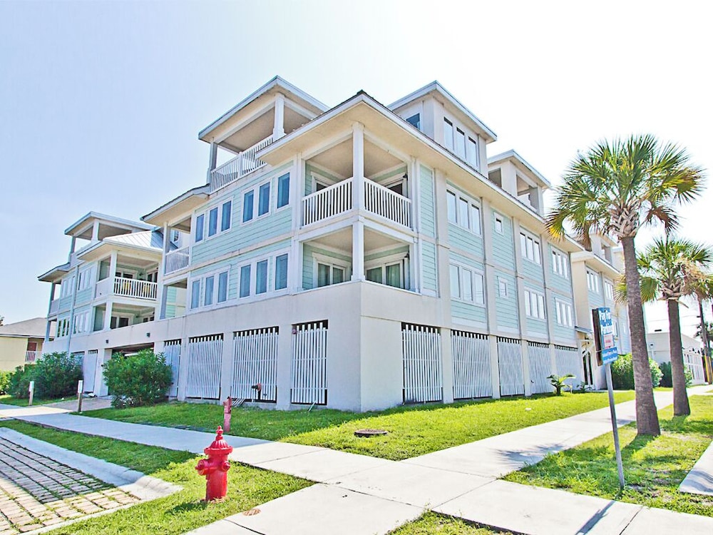 Captains Watch 17 — 4-Star Luxury Hotel in Tybee Island, United States