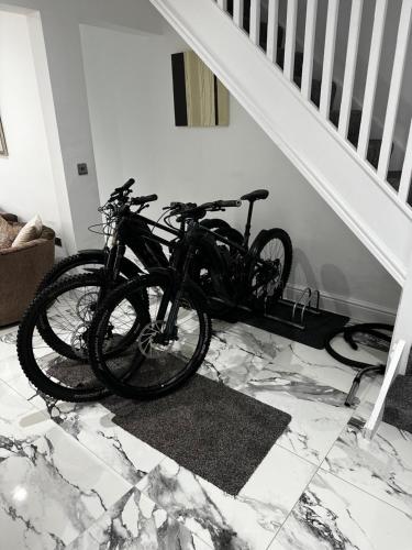 Clare Street 3 bedroom house with private parking — 4-Star Luxury Hotel in Merthyr Tydfil, United Kingdom