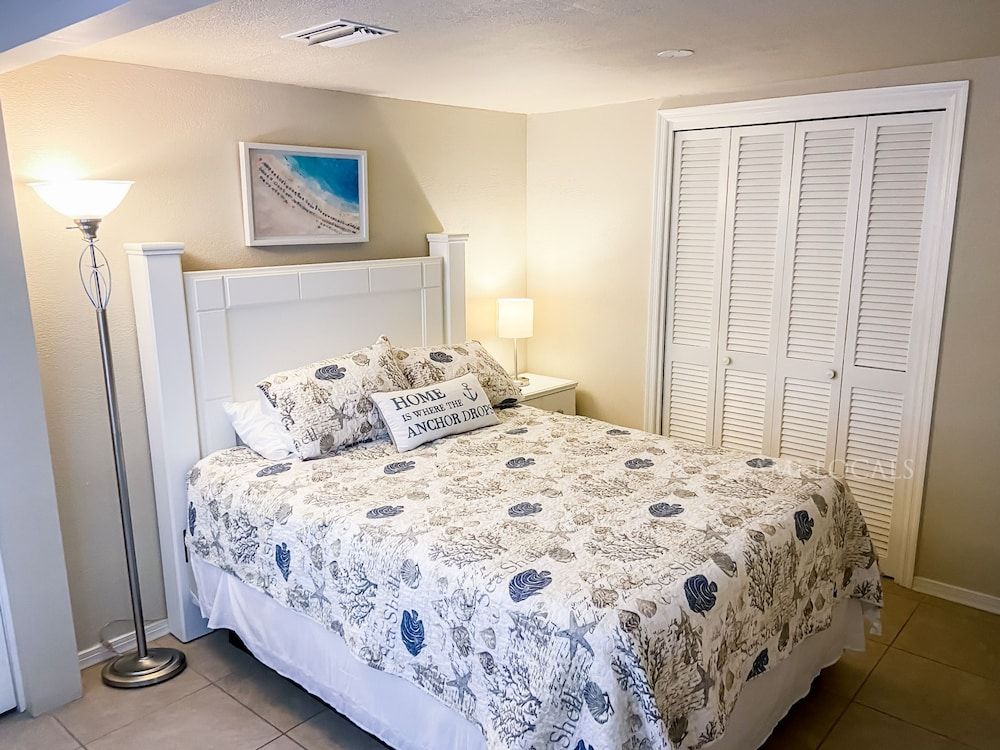 Bridge 6 Bradenton Beach 2 Br Hotel Room - photo 16