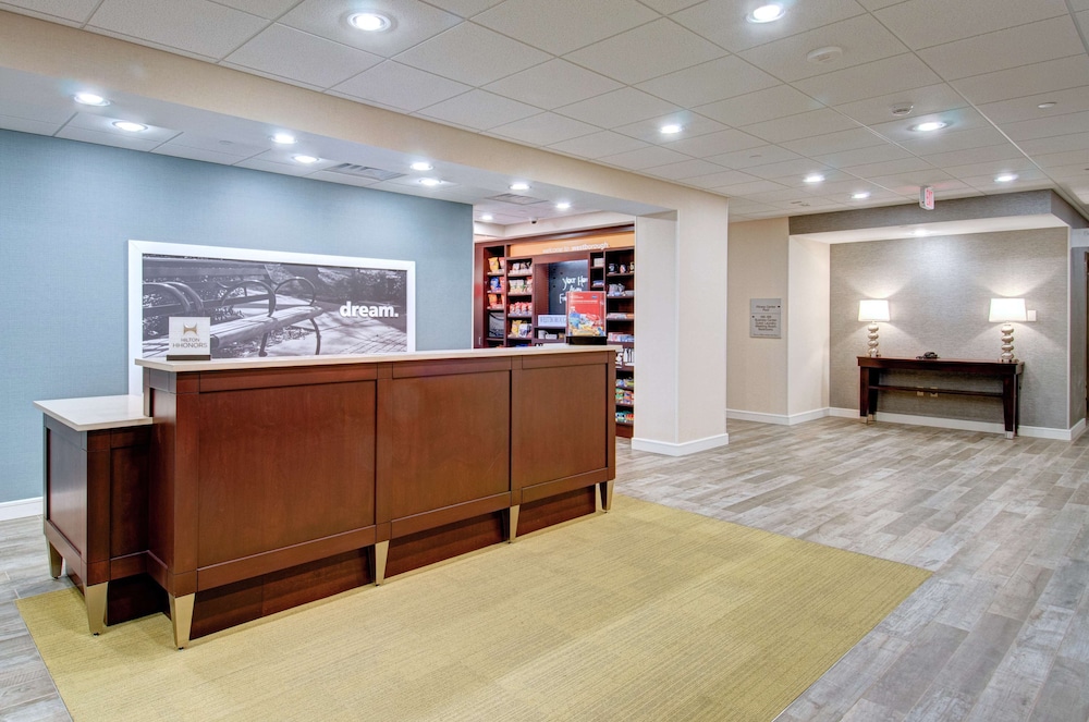 Hampton Inn Boston Westborough - photo 2