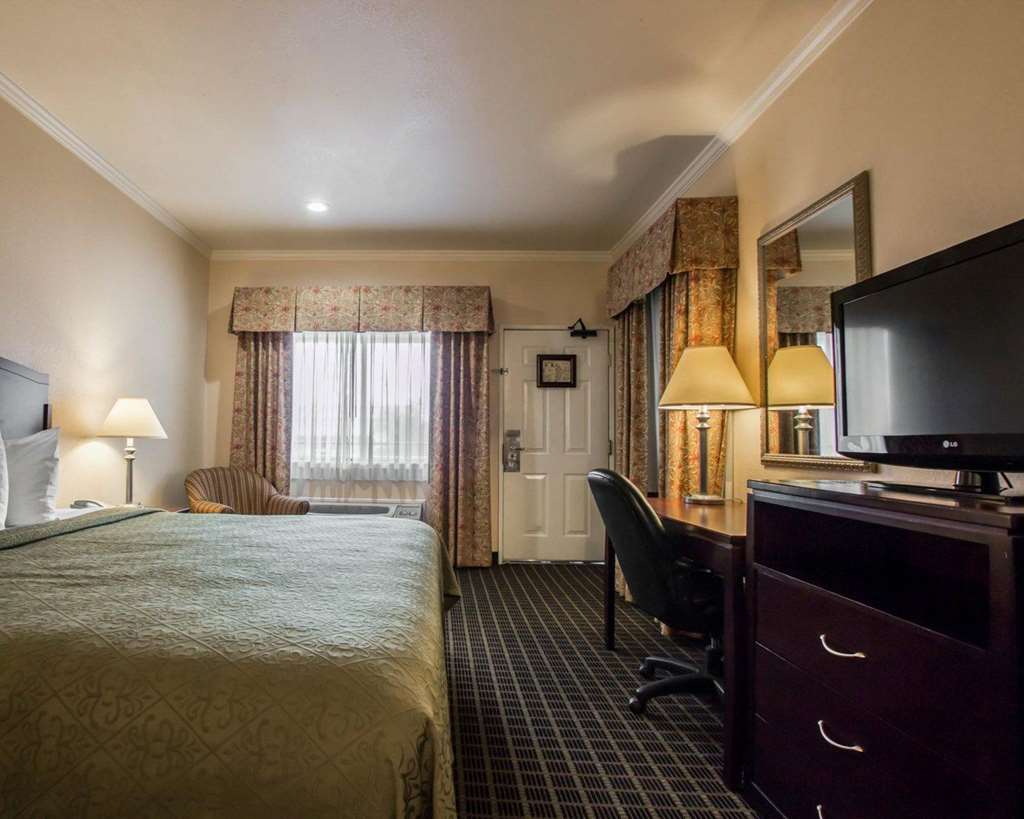 Quality Inn Temecula Valley Wine Country - photo 15