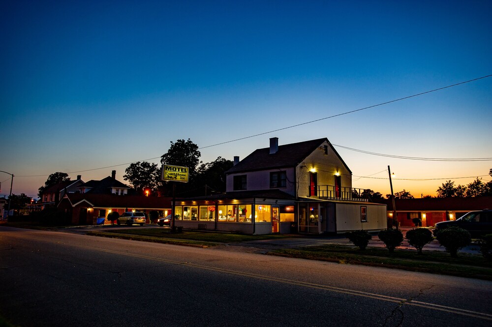 Coach House Inn - photo 57