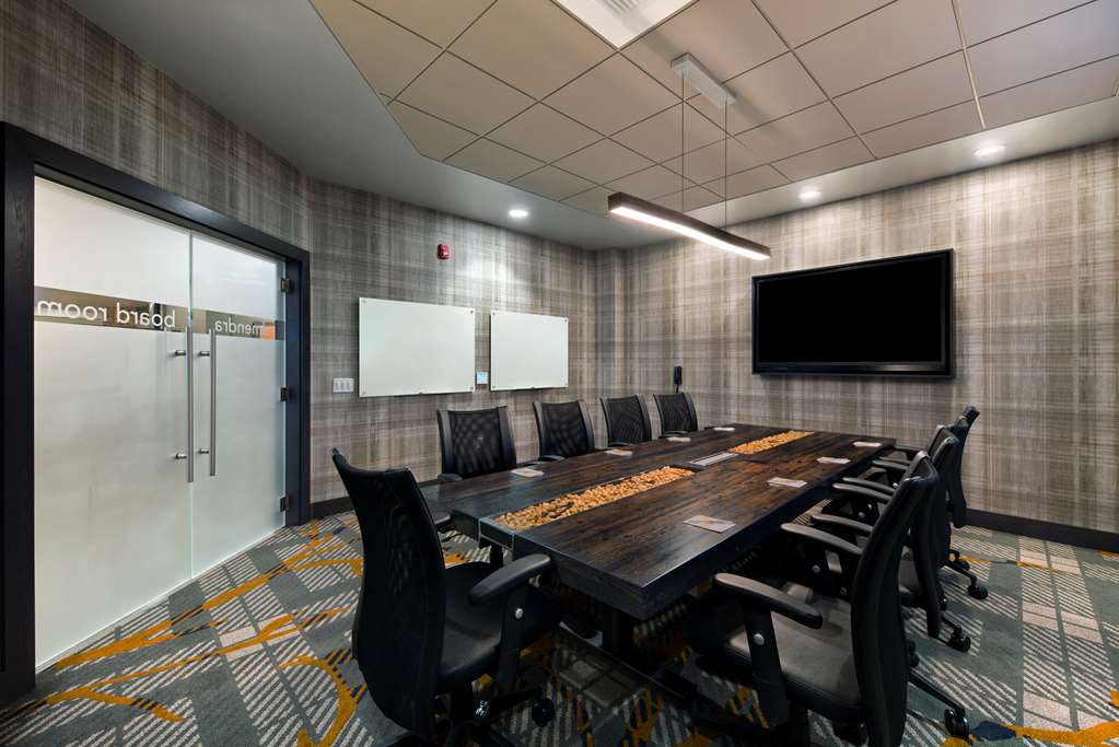 Oxford Suites Paso Robles - photo 18