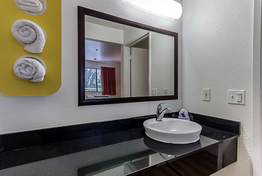 Motel 6 Fresno CA - photo 24
