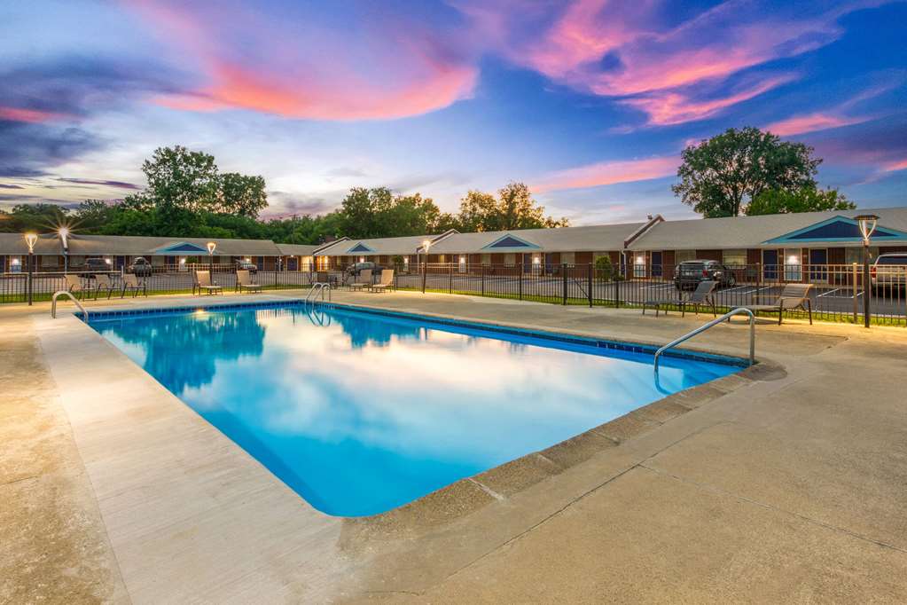 Days Inn by Wyndham Wauseon - photo 8