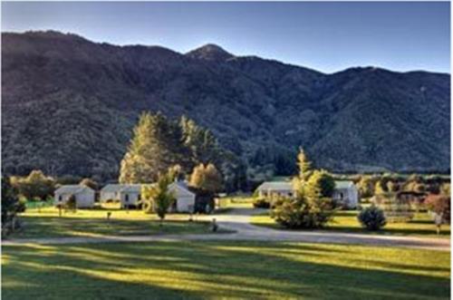 Smiths Farm Holiday Park — 4-Star Luxury Hotel in Picton, New Zealand