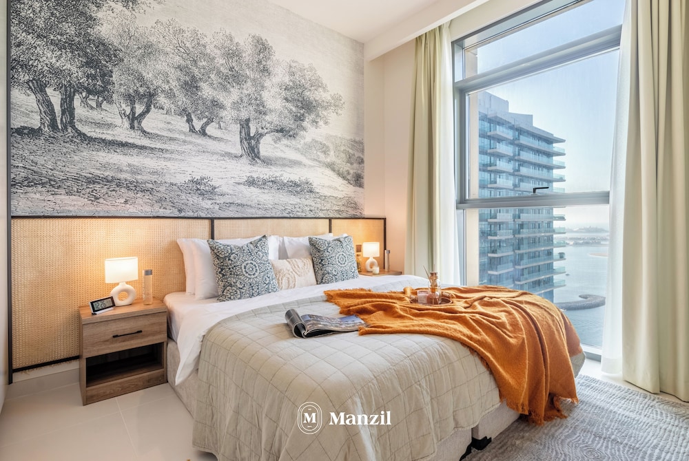 Manzil 1BR Apartment in Emaar Beachfront with Private Beach & Marina Access — 4-Star Luxury Hotel in Dubai, United Arab Emirates