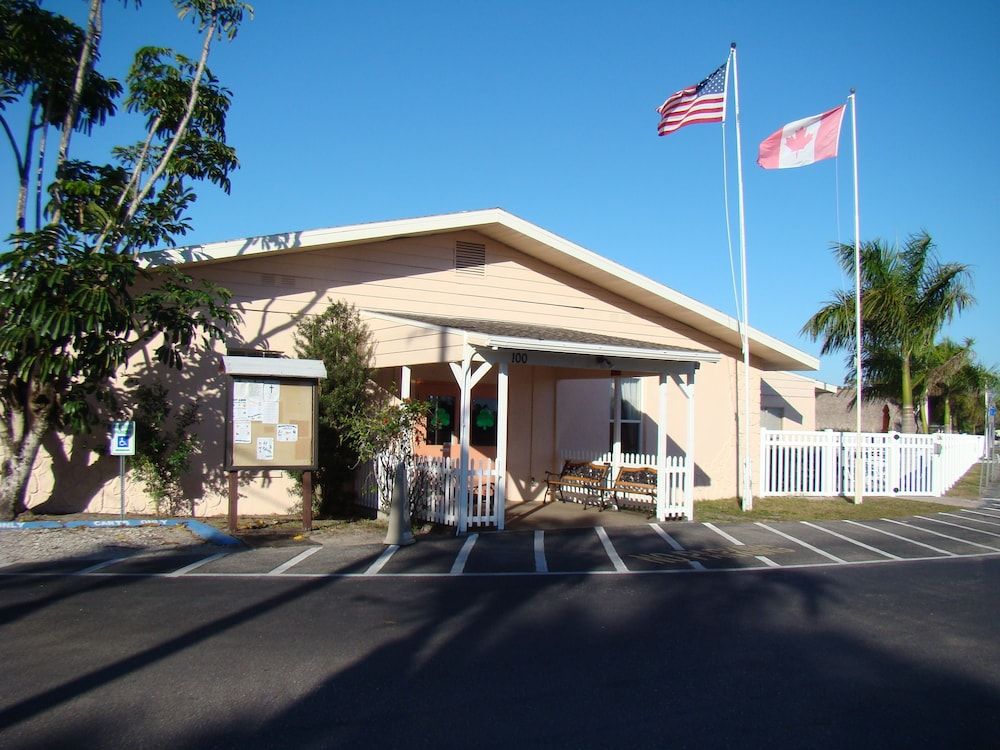 Marco Naples RV Resort - photo 5