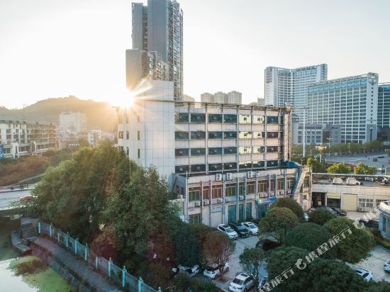 Jishousixidajiudian in Qianzhou, People's Republic of China