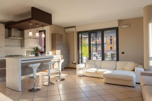 Splendido Appartamento Con Terrazza — 4-Star Luxury Hotel in Como, Italy