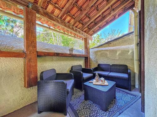 Au Cœur Ardechois Avec Terrasse Ombragee in Joyeuse, France