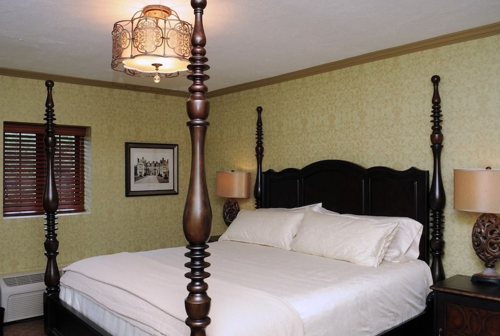 The Beaumont Inn - photo 16