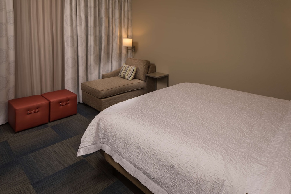 Hampton Inn & Suites Asheville Biltmore Village - photo 26
