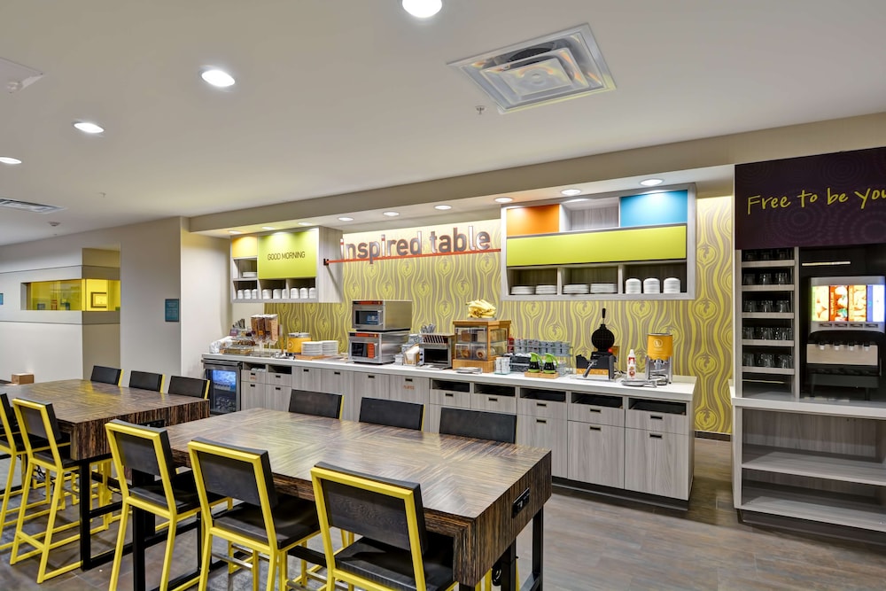 Home2 Suites by Hilton Tampa USF Near Busch Gardens - photo 31