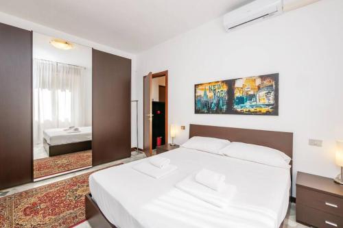IHost Apartment Veneziano 8 — 4-Star Luxury Hotel in Milan, Italy