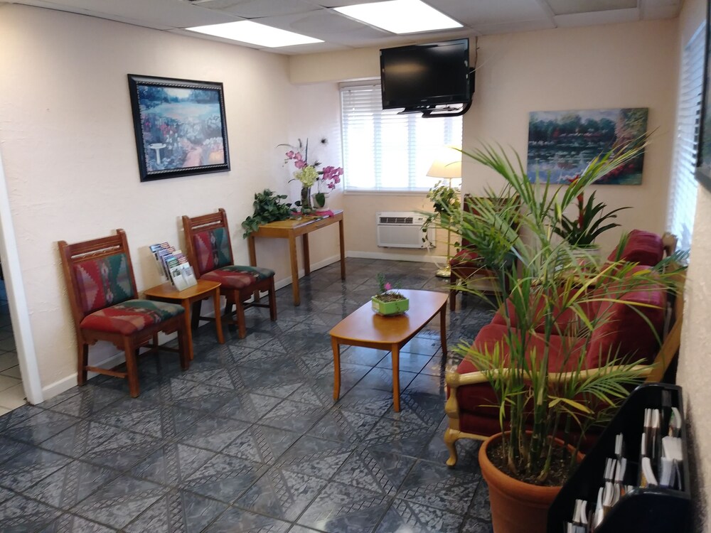 Desert Inn - photo 2