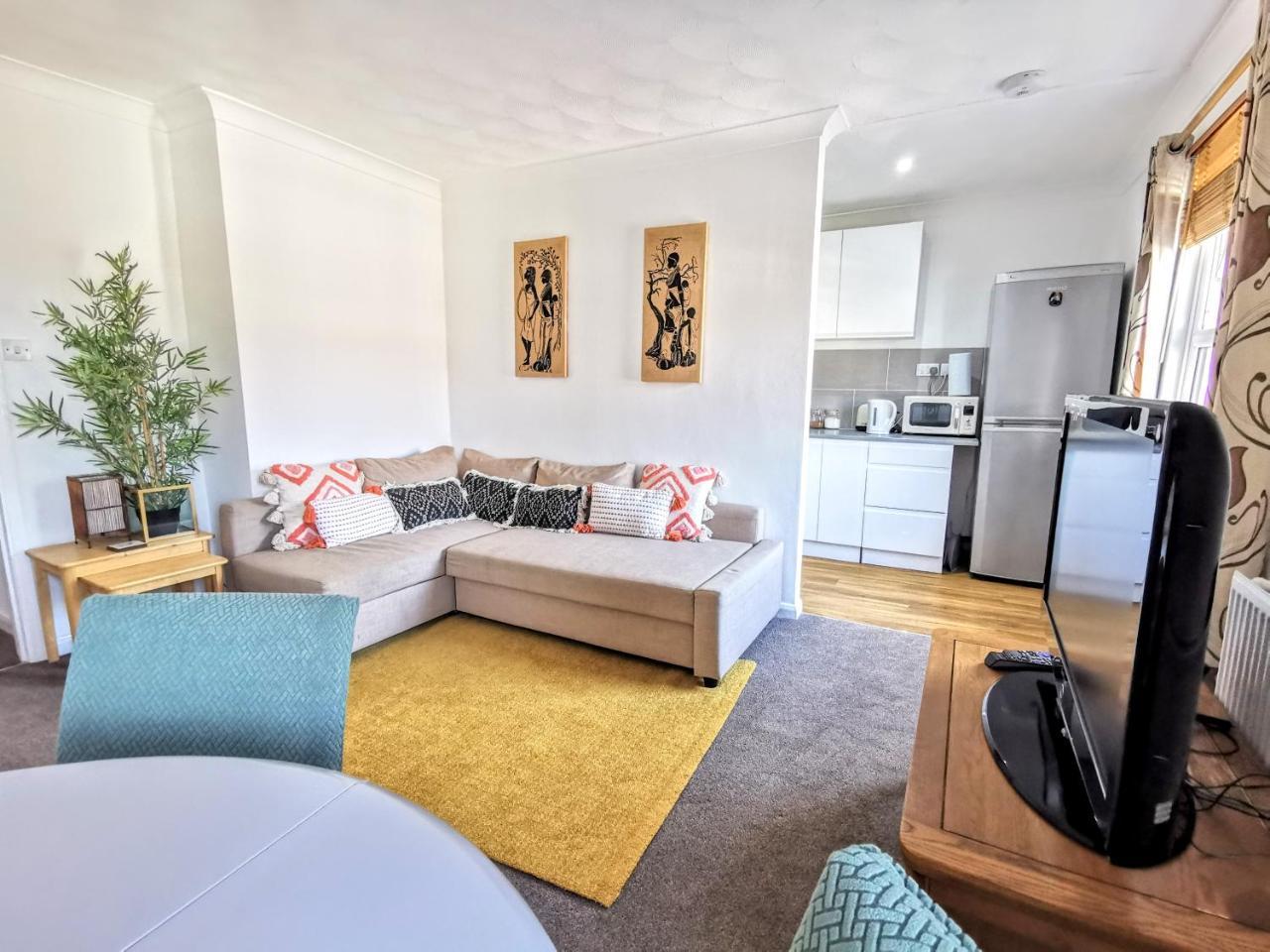 2 Bed Apt W Private Parking Close To Town Centre — 4-Star Luxury Hotel in Huntingdon, United Kingdom