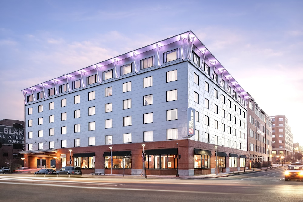 Hilton Garden Inn Portland Downtown Waterfront - photo 2