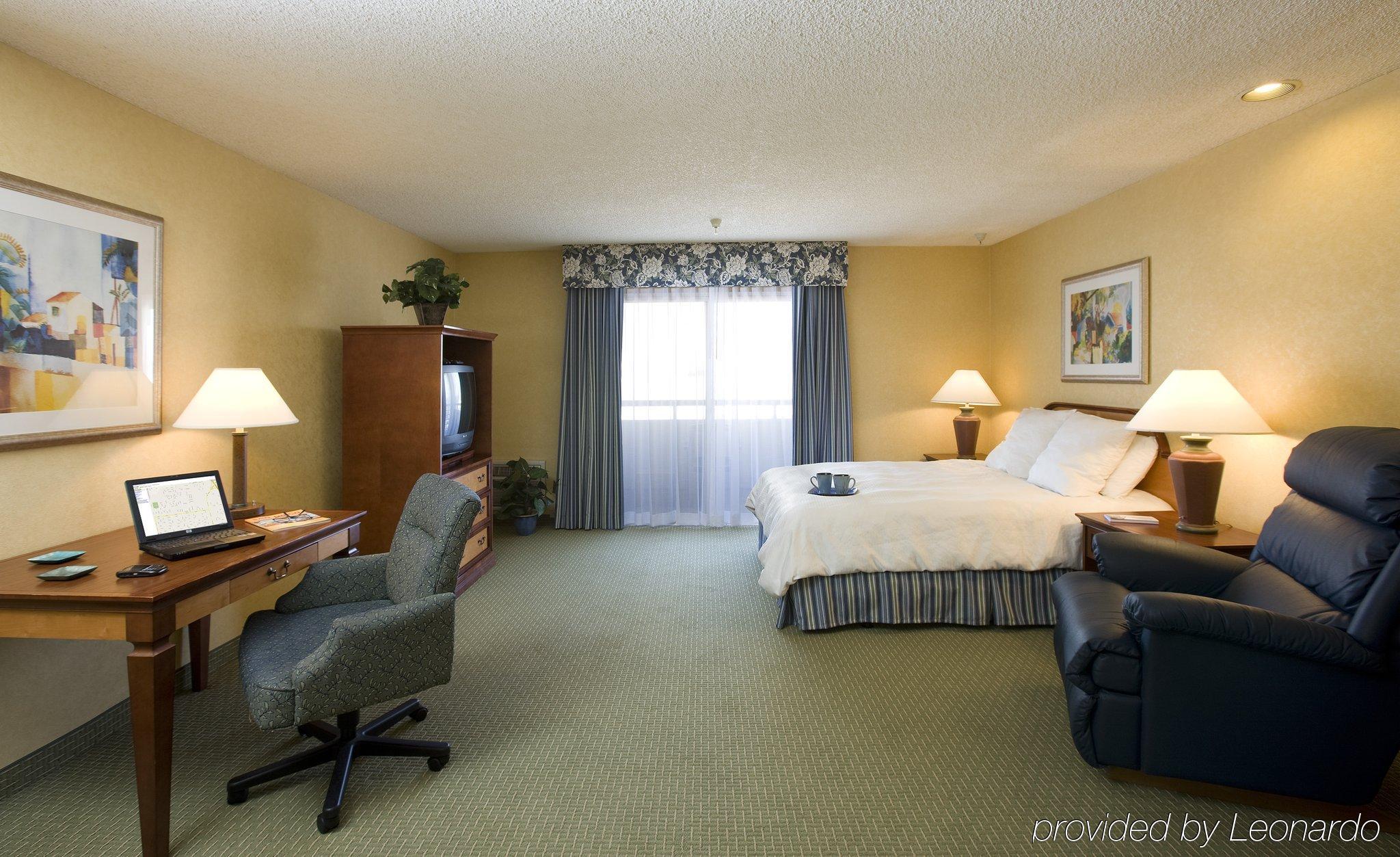 Sommerset Suites Hotel - photo 4