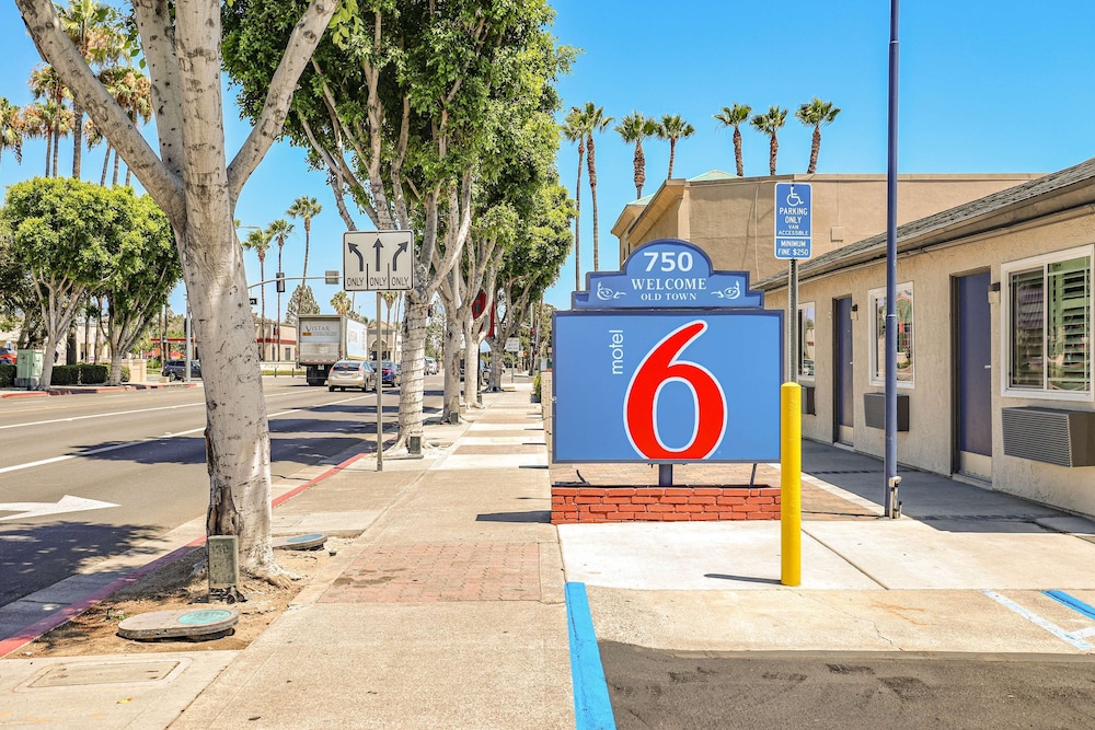 Tustin Motor Lodge - featured photo