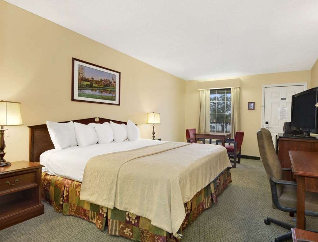 Baymont by Wyndham Thomasville - photo 12