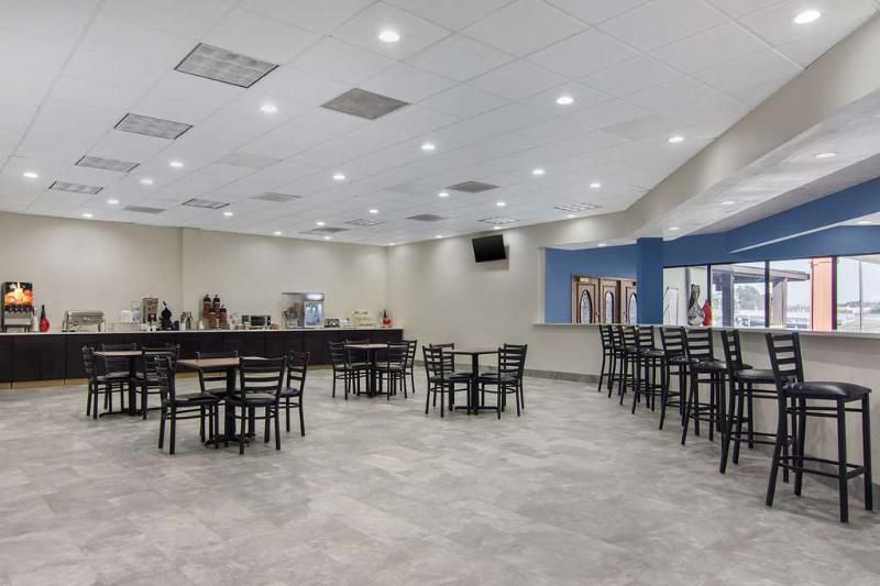 Suburban Extended Stay Hotel - photo 17