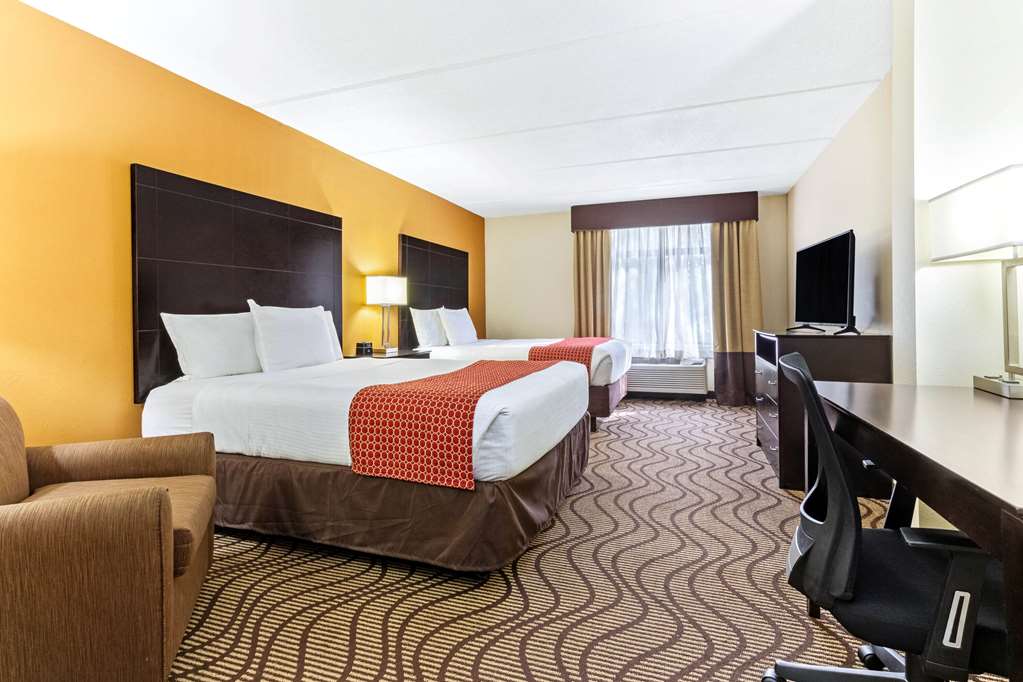 La Quinta Inn & Suites by Wyndham Tampa North I 75 - photo 10