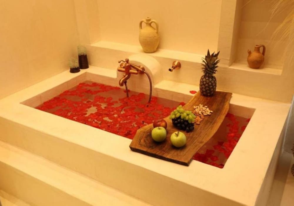 Foga Hebrus in Ksamil, Albania