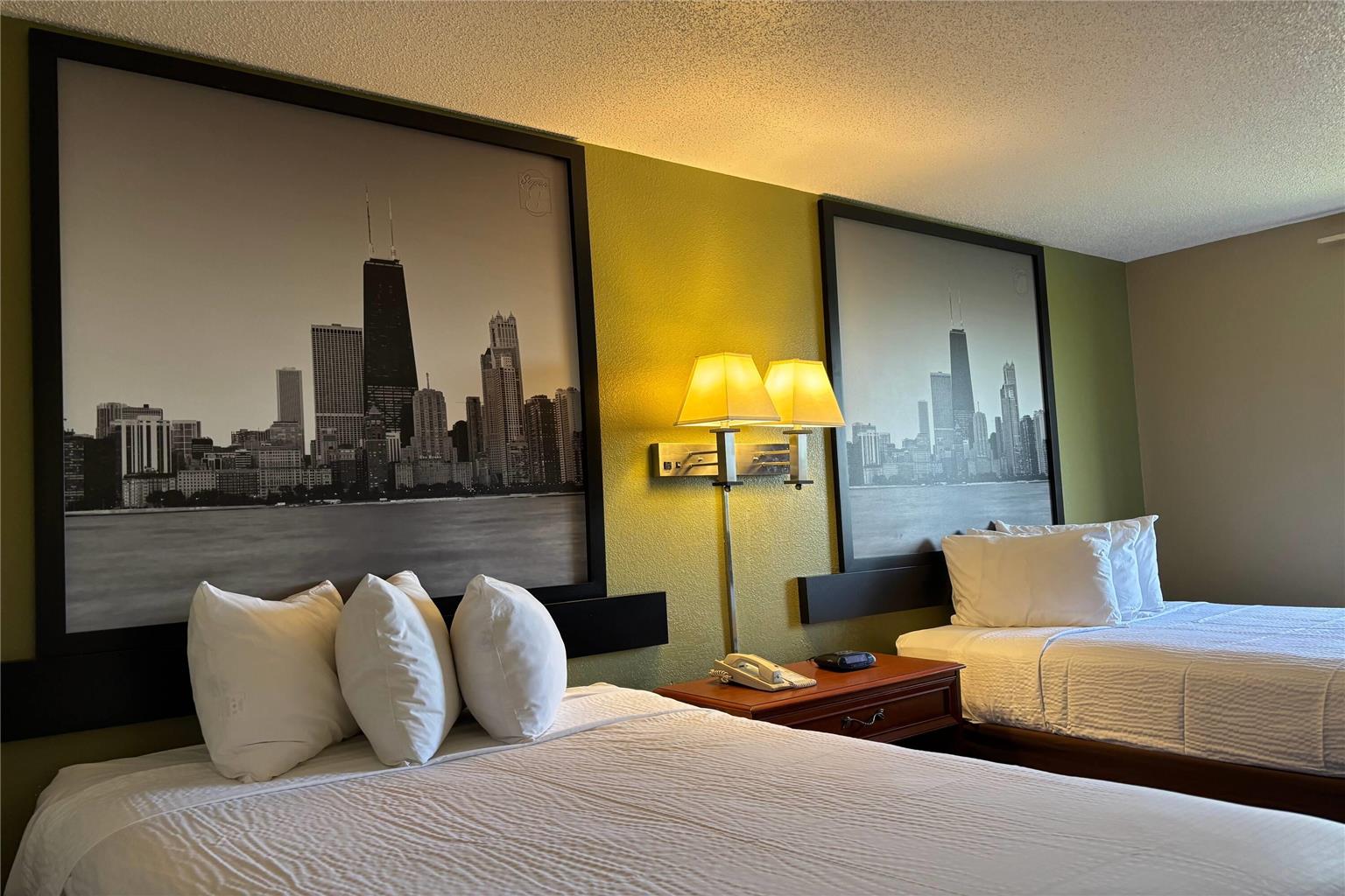 Super 8 by Wyndham Pontiac - photo 10