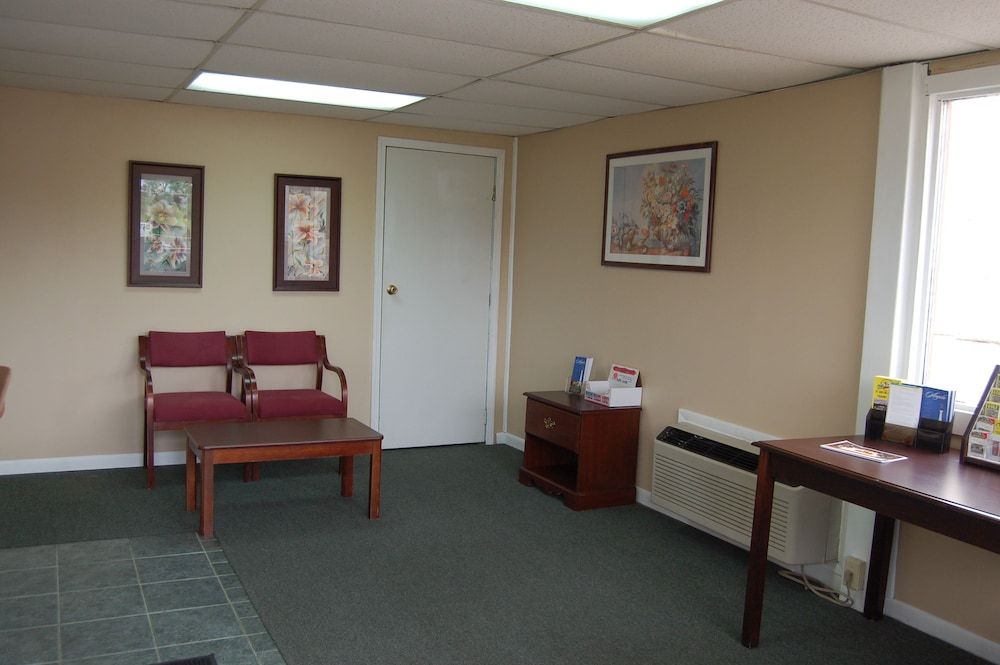 University Inn - photo 12