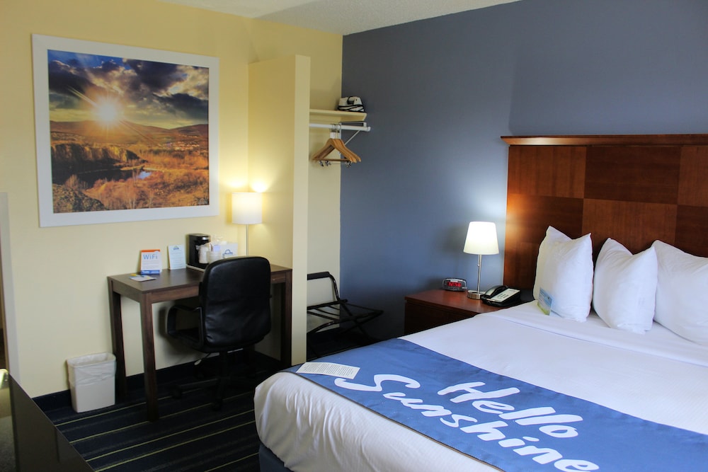 Days Inn & Suites by Wyndham Gunnison - photo 14