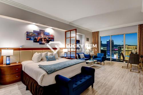 Lucky Gem Penthouse & Luxury Suites at Signature Resort Balcony Strip View 3505 in Las Vegas, United States