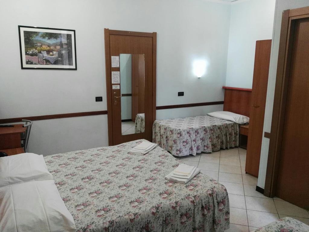 Hotel Modena — Genoa — photo 3