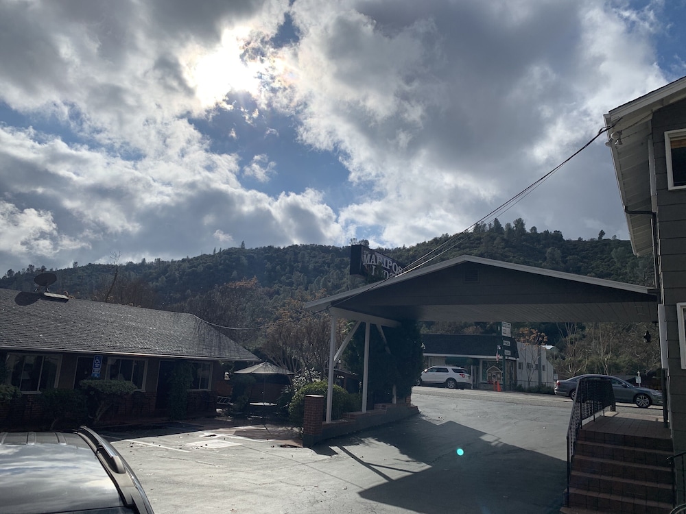 Mariposa Lodge - photo 16