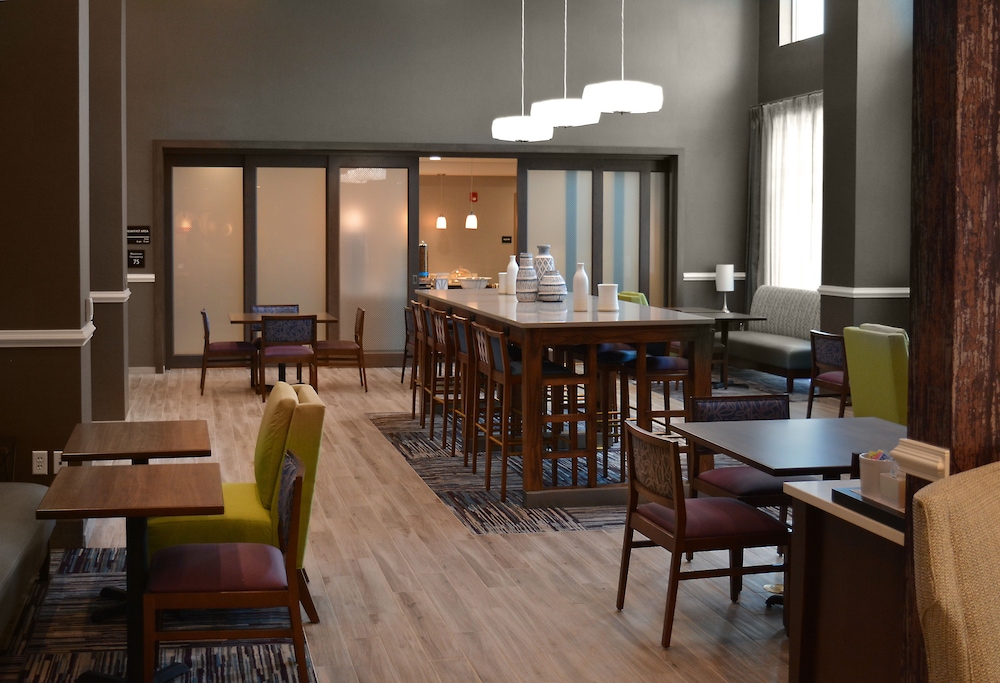 Hampton Inn & Suites Philadelphia Media - photo 5