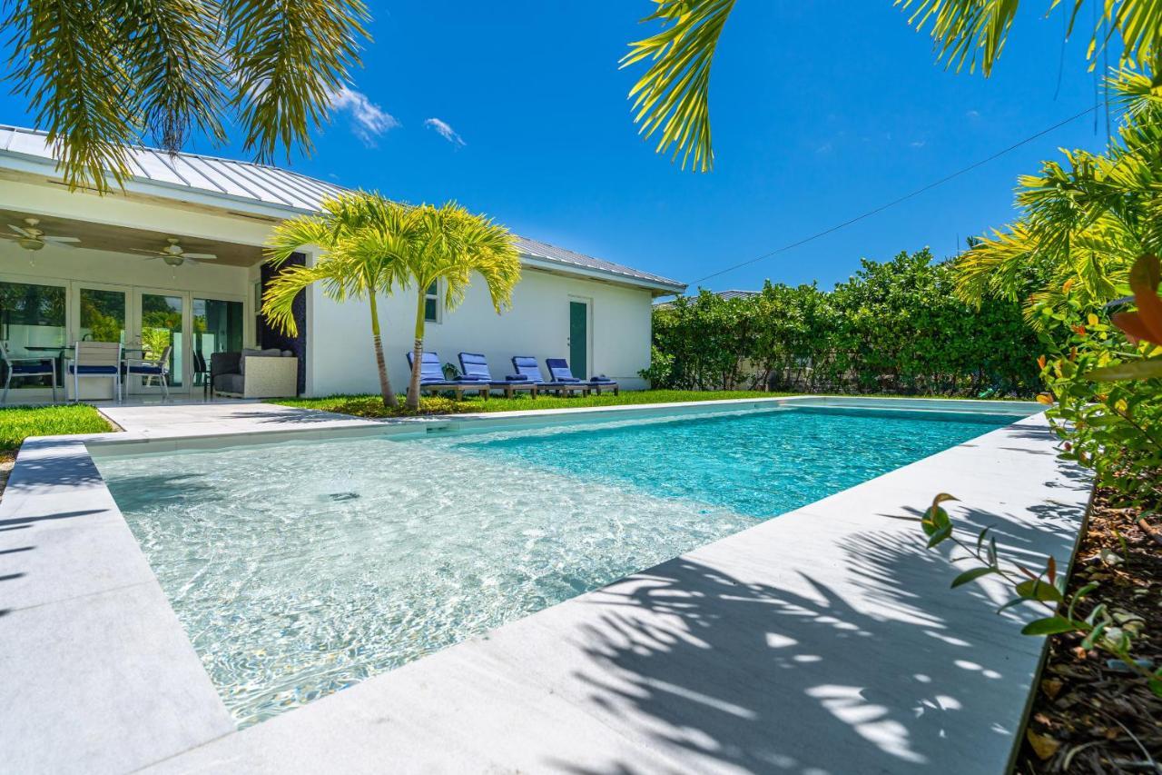 Luxury House 4 Beds Heated Pool W Jaccuzzi — 4-Star Luxury Hotel in North Bay Village, United States