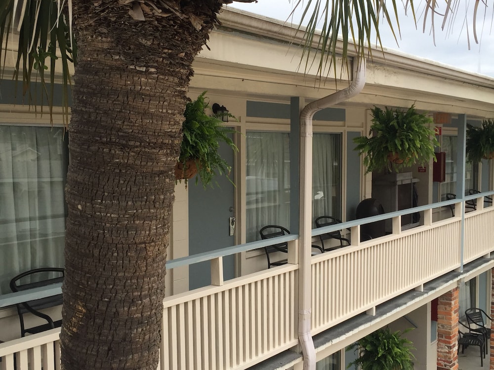 High Tide Motel - photo 36