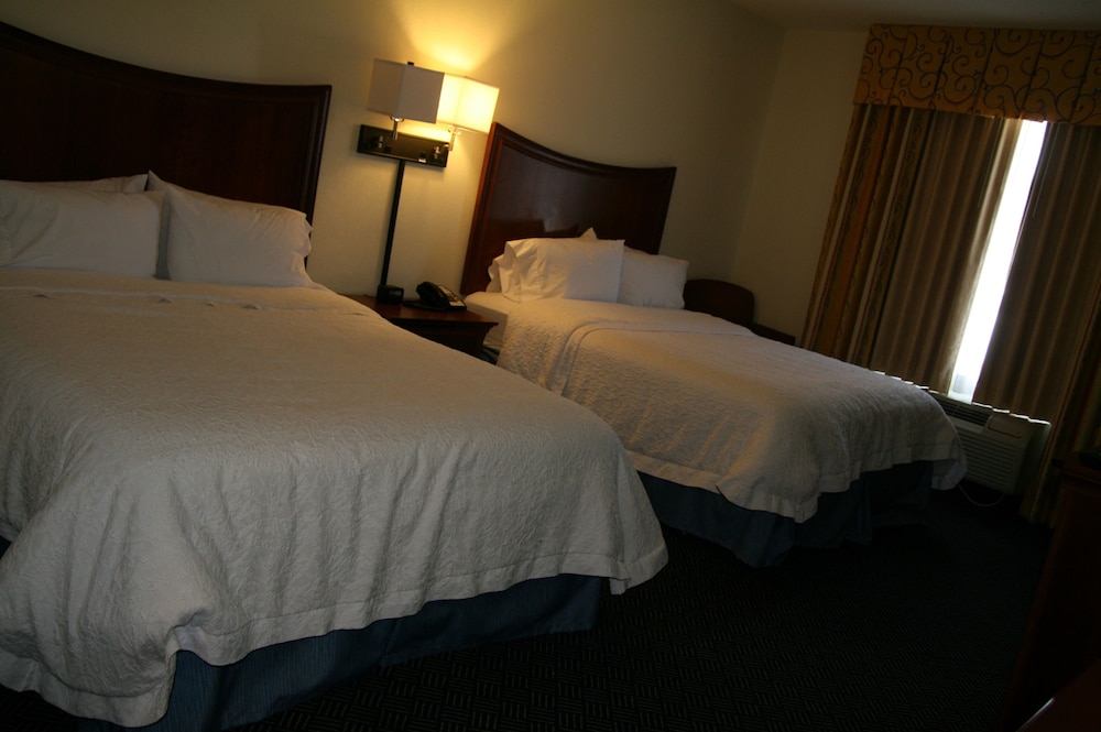 Hampton Inn Pine Grove - photo 12