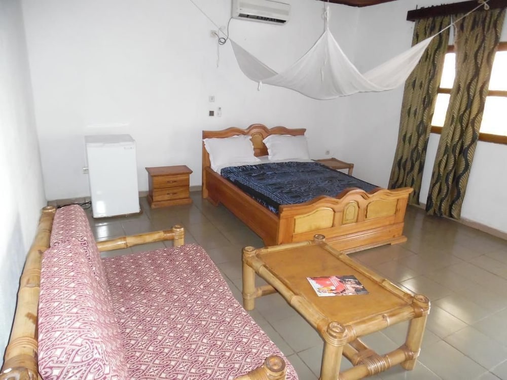 Tsaben Beach Hotel — Limbe — photo 4
