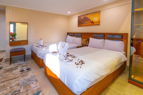 Z pyramids view - last minute hotel in Cairo