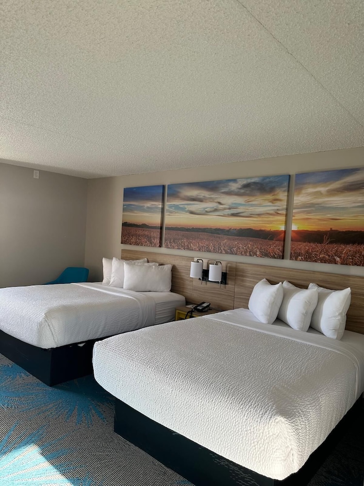 Days Inn by Wyndham Mandan Bismarck Area - photo 21