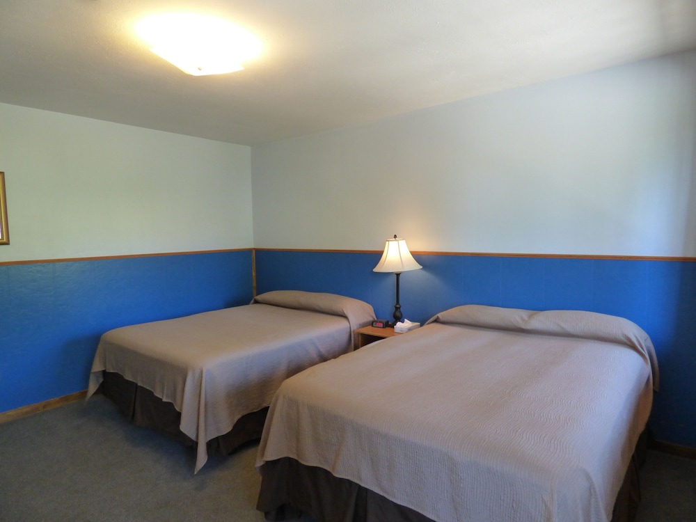 The Hitching Post Hotel and Farm Store - photo 15