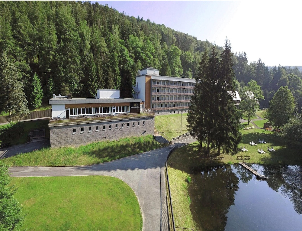 Schwarzbachtal Double Room Without Balcony — 4-Star Luxury Hotel in Markneukirchen, Germany
